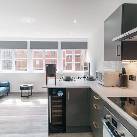 Modern 1 Bedroom Apartment In Preston Centre Εξωτερικό φωτογραφία