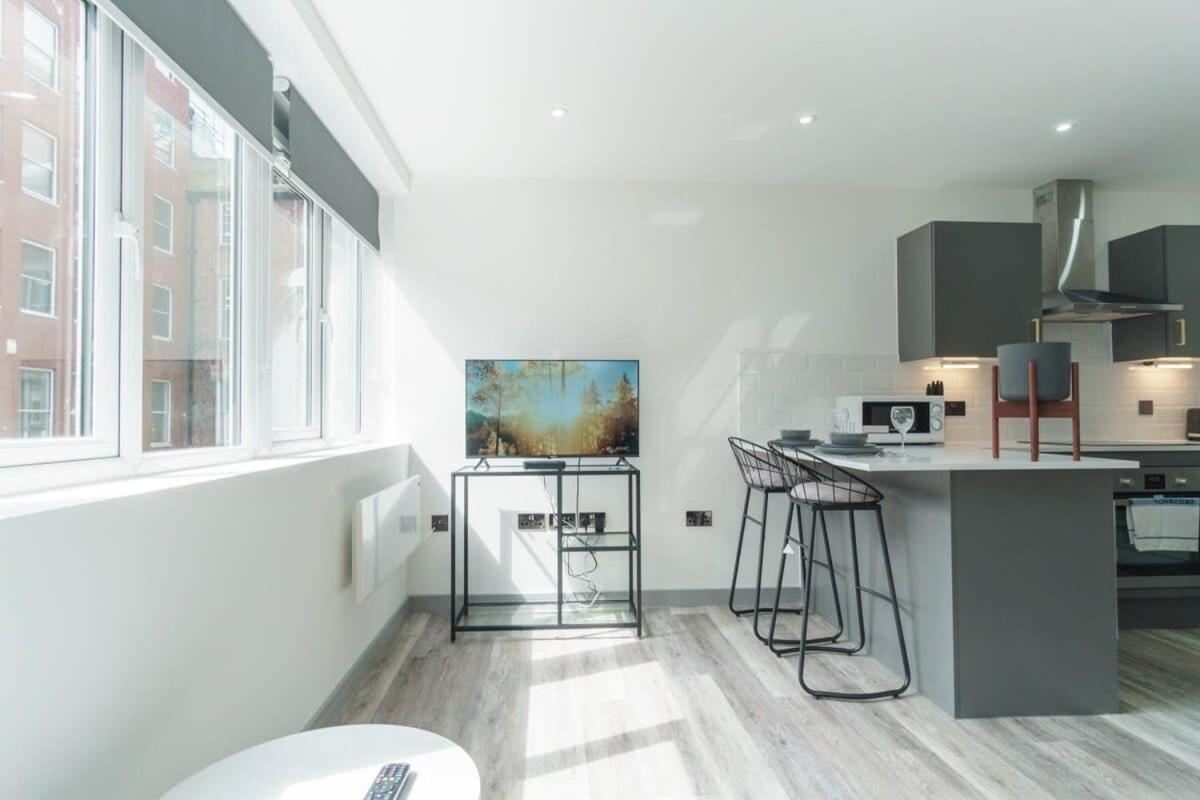 Modern 1 Bedroom Apartment In Preston Centre Εξωτερικό φωτογραφία
