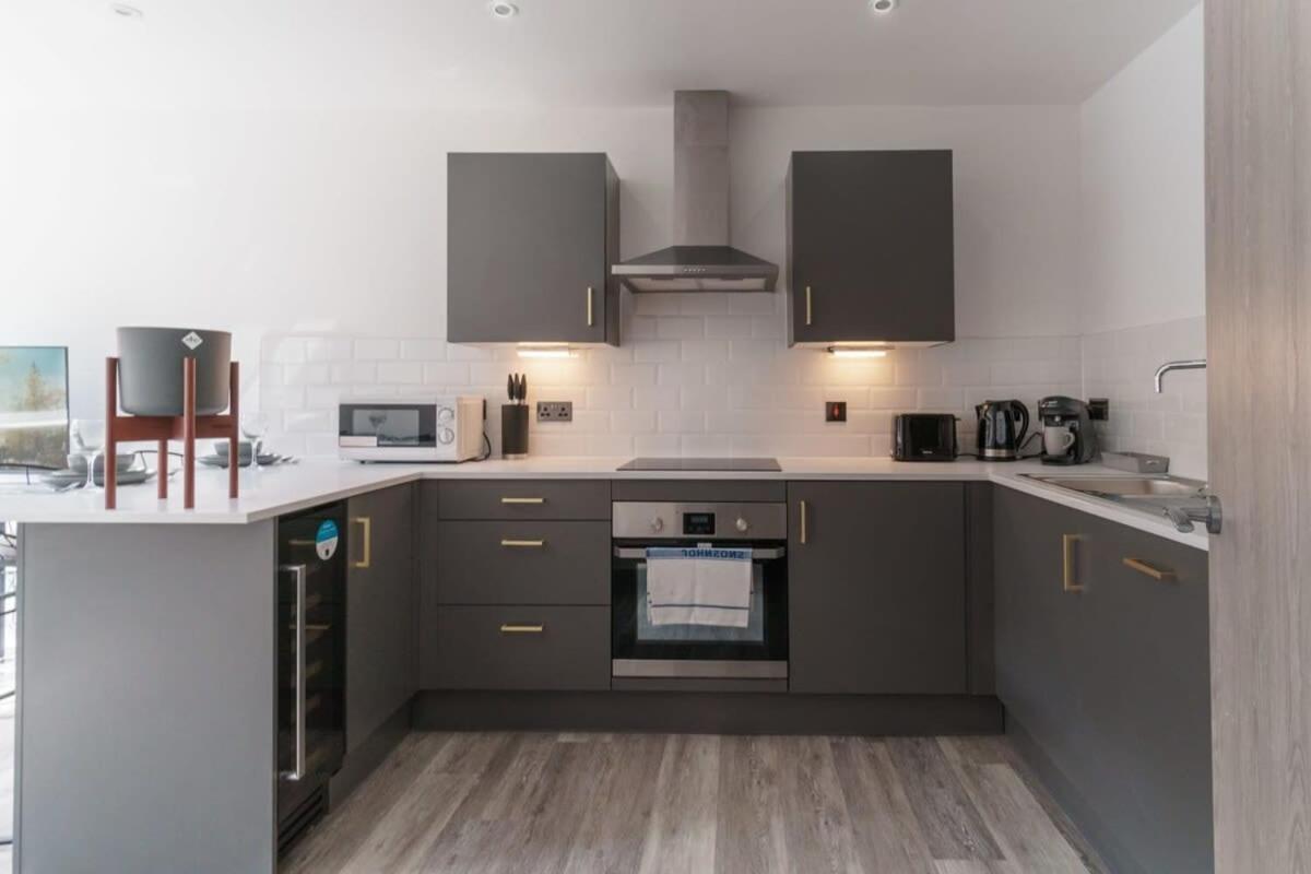 Modern 1 Bedroom Apartment In Preston Centre Εξωτερικό φωτογραφία